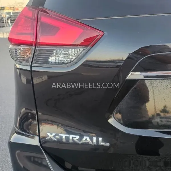 Nissan X-Trail 2018 for Sale in Dubai Image-16