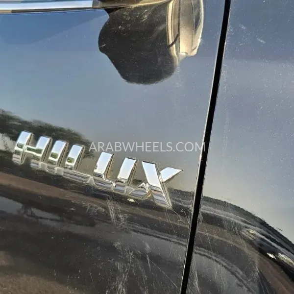 Toyota Hilux 2018 for Sale in Dubai Image-15