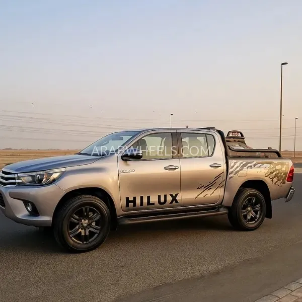Toyota Hilux 2020 for Sale in Dubai Image-6