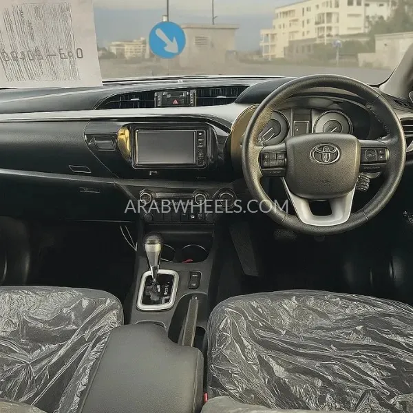 Toyota Hilux 2020 for Sale in Dubai Image-7
