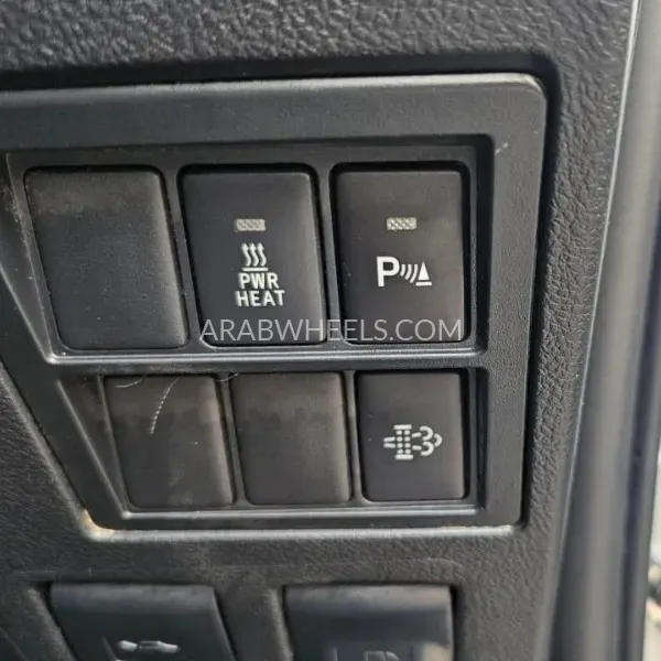 Toyota Hilux 2020 for Sale in Dubai Image-28