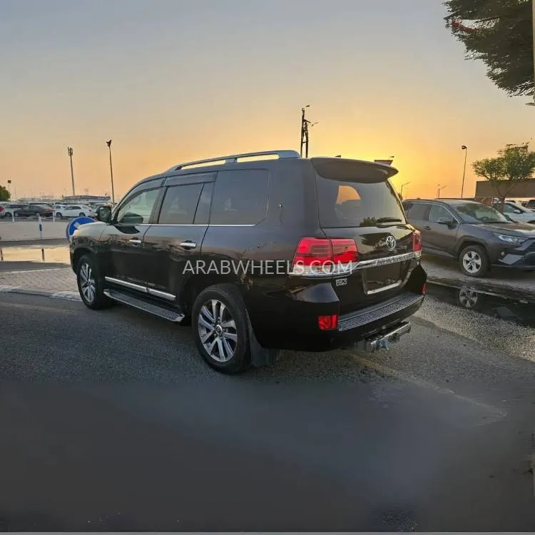 Toyota Land Cruiser 2017 for Sale in Dubai Image-6
