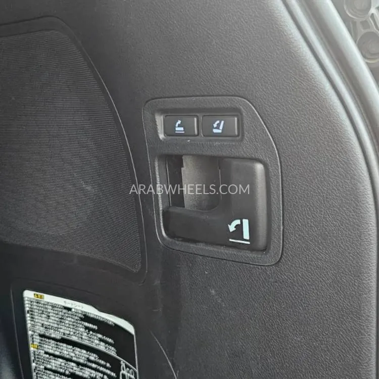 Toyota Land Cruiser 2017 for Sale in Dubai Image-12