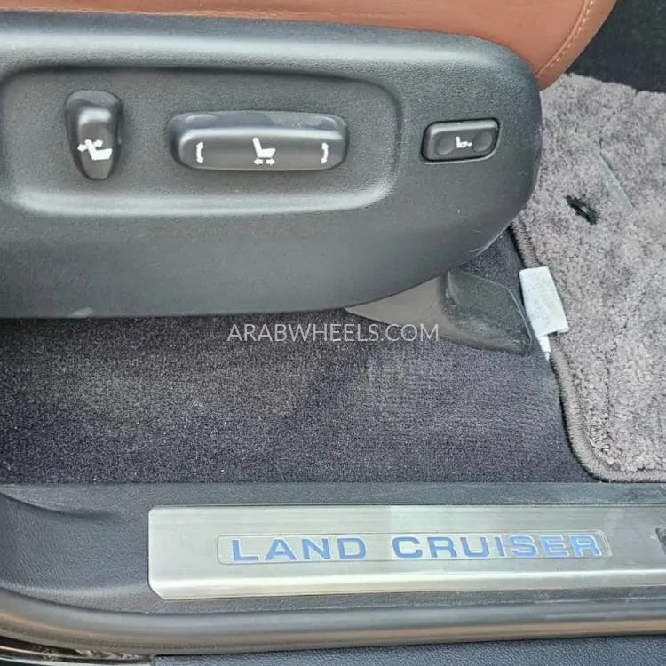 Toyota Land Cruiser 2017 for Sale in Dubai Image-30