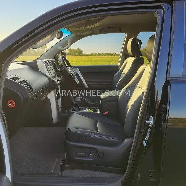 Toyota Land Cruiser Prado 2013 for Sale in Dubai Image-8