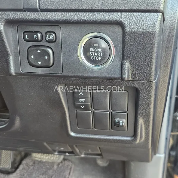Toyota Land Cruiser Prado 2013 for Sale in Dubai Image-18