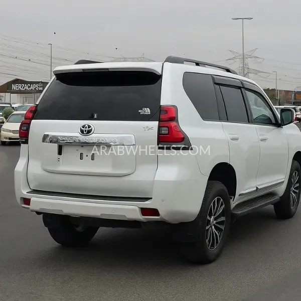 Toyota Land Cruiser Prado 2019 for Sale in Dubai Image-3