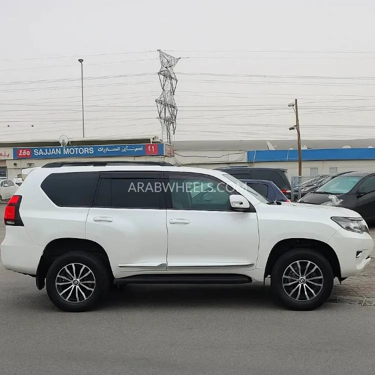 Toyota Land Cruiser Prado 2019 for Sale in Dubai Image-5