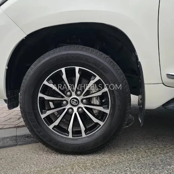 Toyota Land Cruiser Prado 2019 for Sale in Dubai Image-10