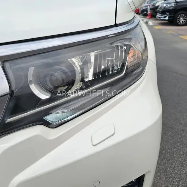 Toyota Land Cruiser Prado 2019 for Sale in Dubai Image-25