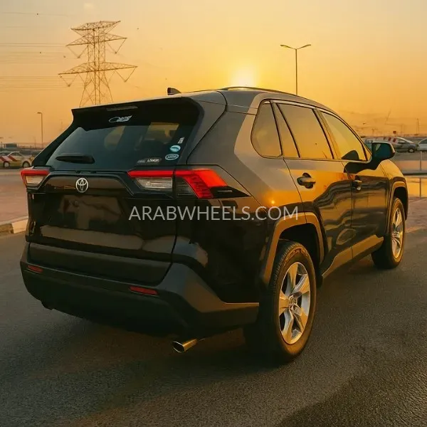 Toyota Rav4 2019 for Sale in Dubai Image-2