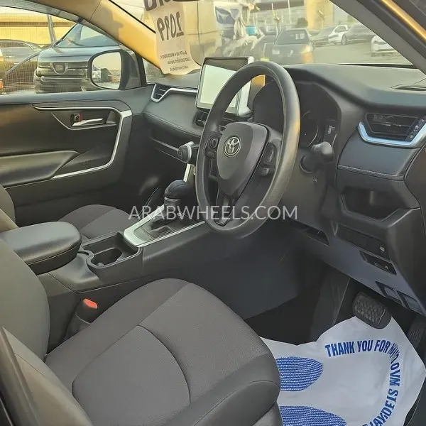 Toyota Rav4 2019 for Sale in Dubai Image-10