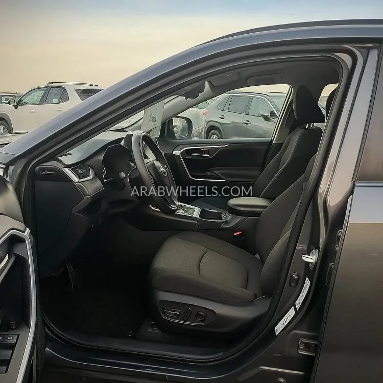 Toyota Rav4 2021 for Sale in Dubai Image-7