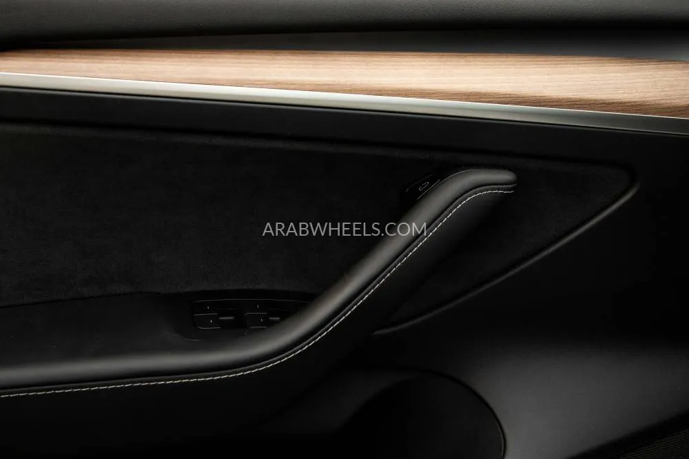 Tesla Model 3 2021 for Sale in Dubai Image-11