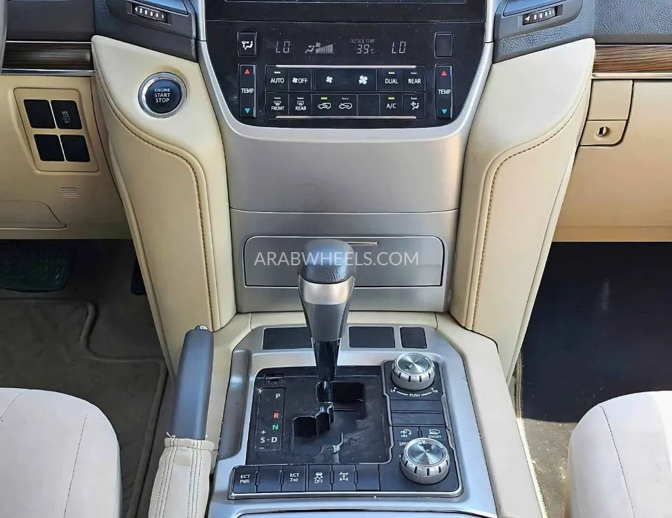 تويوتا لاند كروزر 2019 for Sale in دبي Image-7