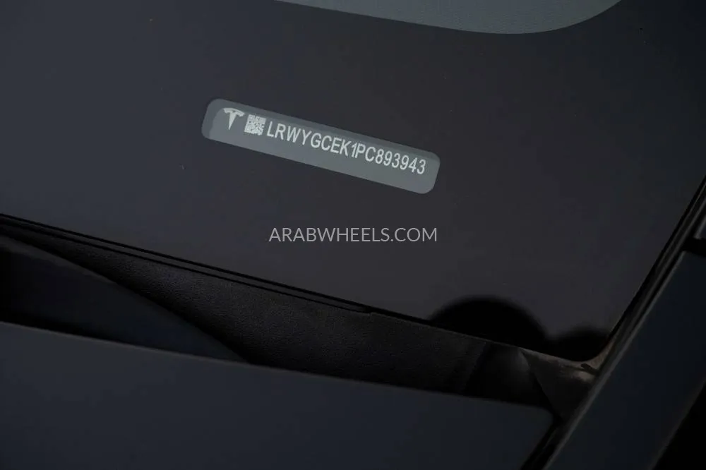 Tesla Model Y 2023 for Sale in Dubai Image-8