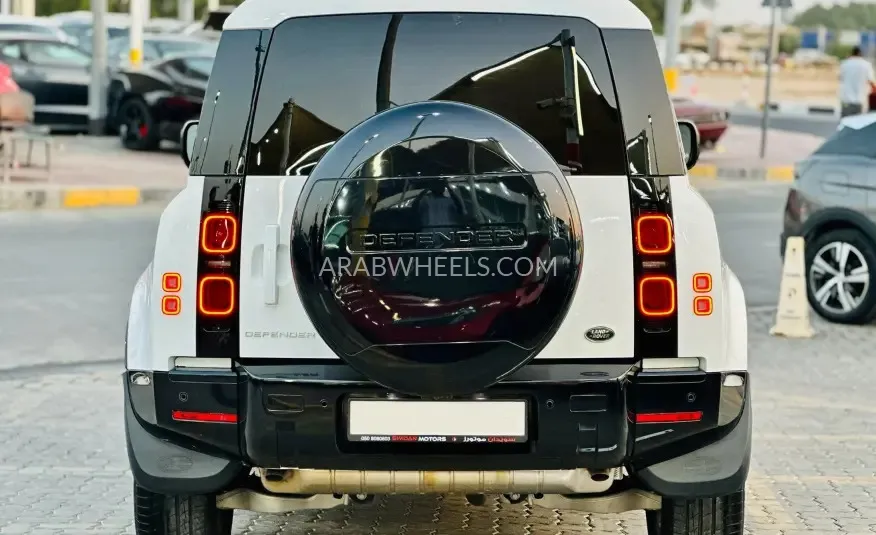 لاند روفر ديفندر 2023 for Sale in الشارقة Image-8