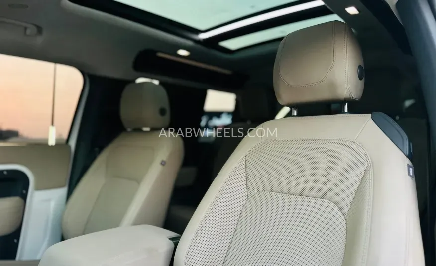 لاند روفر ديفندر 2023 for Sale in الشارقة Image-13