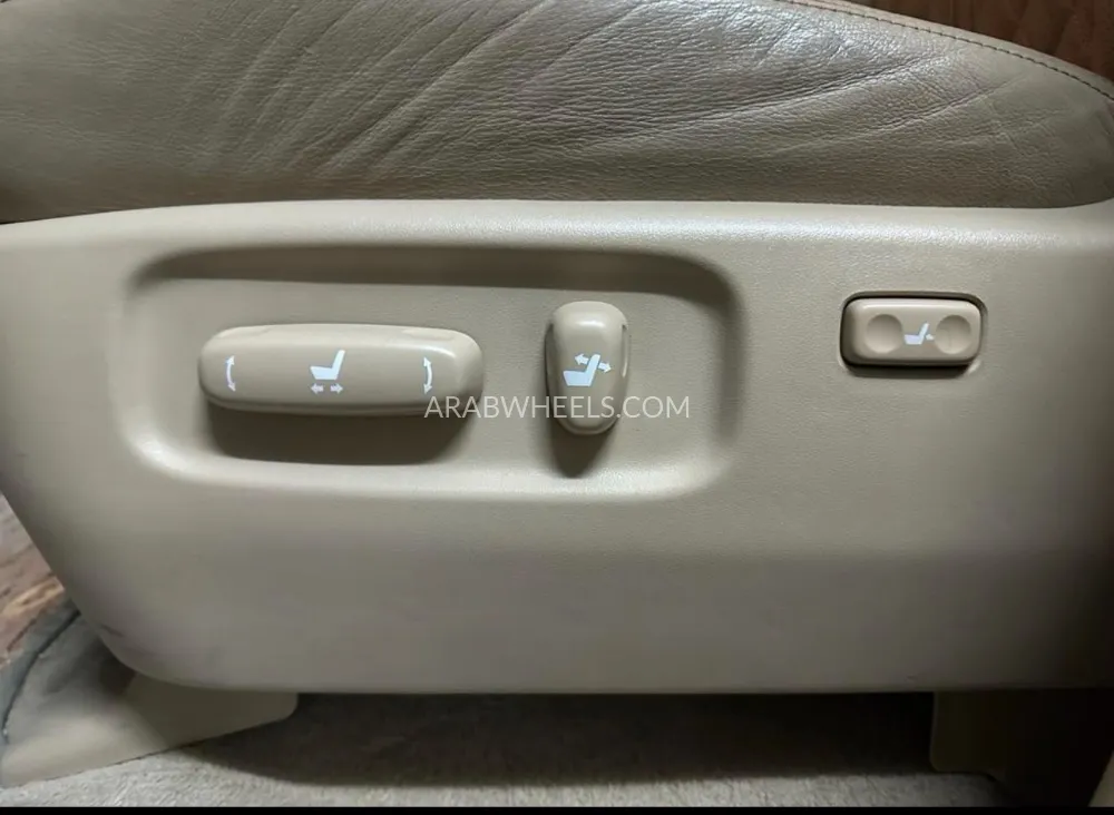 تويوتا لاند كروزر 2015 for Sale in دبي Image-16