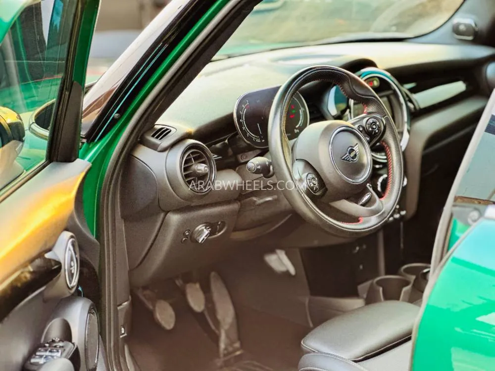 Mini Cooper 2021 for Sale in Sharjah Image-9