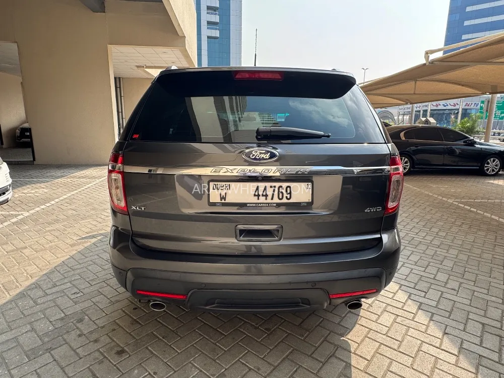 Ford Explorer 2015 for Sale in Dubai Image-4
