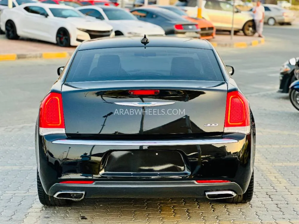 Chrysler 300 2018 for Sale in Sharjah Image-7