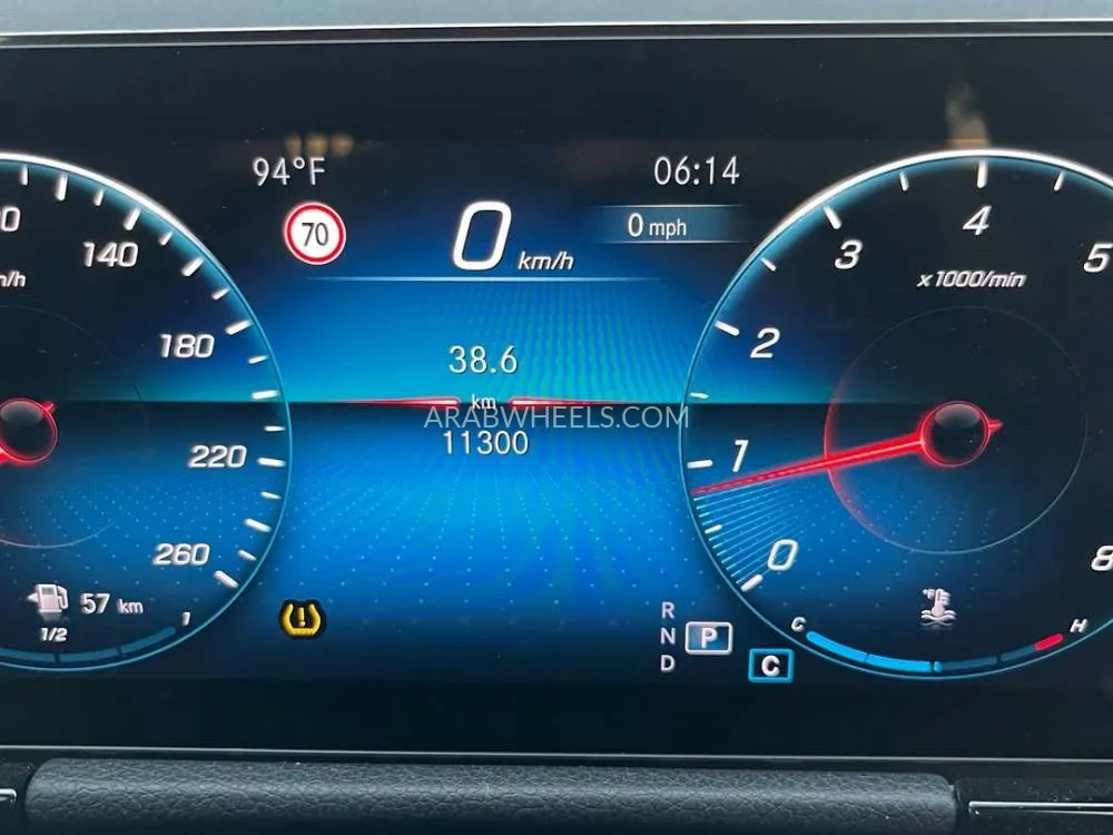 مرسيدس بنز GLA 2022 for Sale in عجمان Image-8