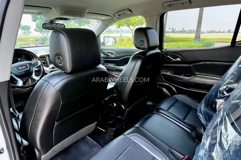 GMC Acadia 2020 for Sale in Ajman Image-10