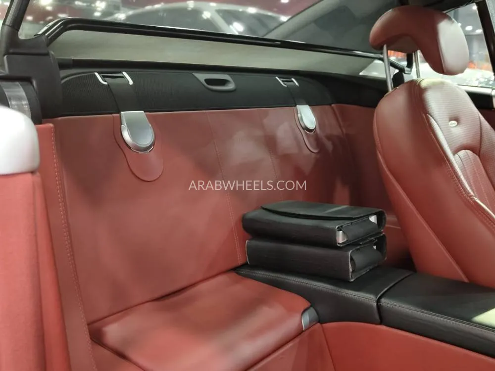 Mercedes Benz SL Class 2005 for Sale in Dubai Image-16