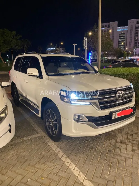 تويوتا لاند كروزر 2020 for Sale in عجمان Image-2
