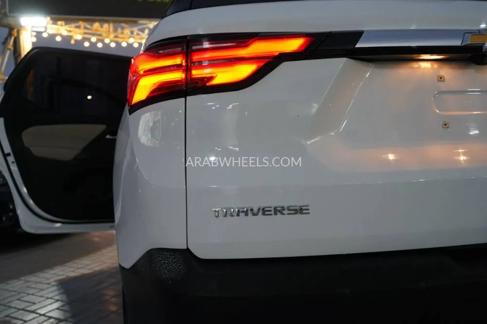 Chevrolet Traverse 2023 for Sale in Ajman Image-6