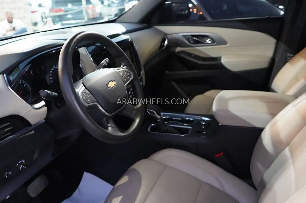 Chevrolet Traverse 2023 for Sale in Ajman Image-11