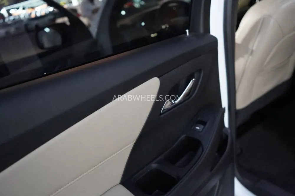 Chevrolet Traverse 2023 for Sale in Ajman Image-17