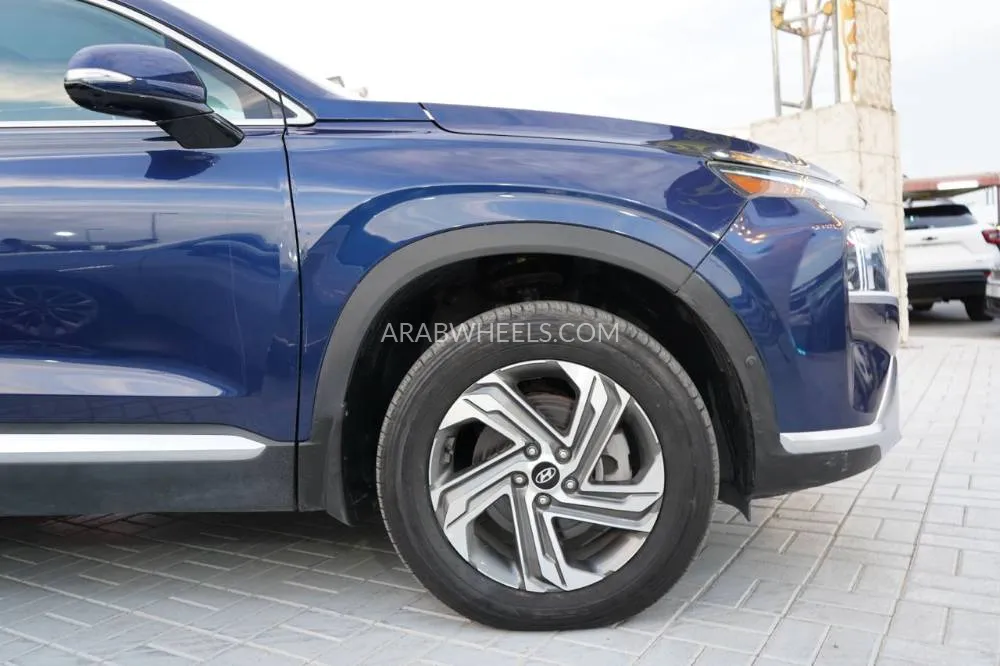 Hyundai Santa Fe 2023 for Sale in Ajman Image-3