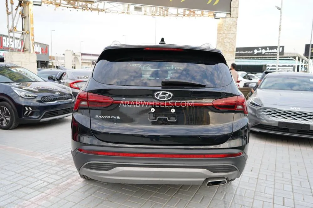 Hyundai Santa Fe 2023 for Sale in Ajman Image-4