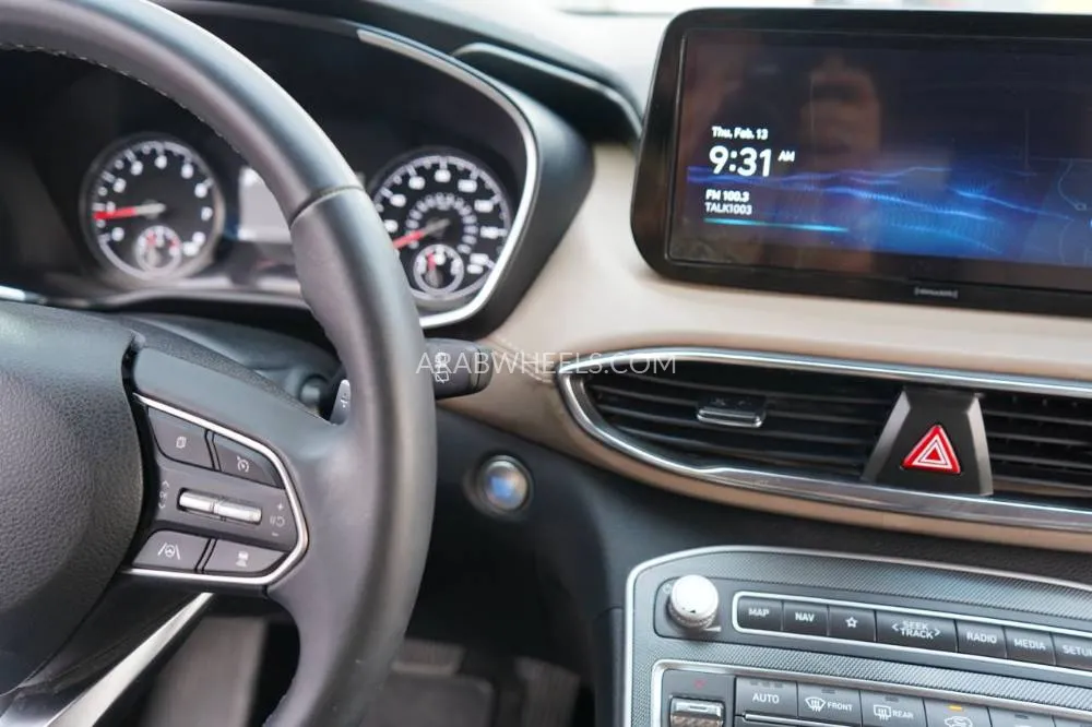 Hyundai Santa Fe 2023 for Sale in Ajman Image-11