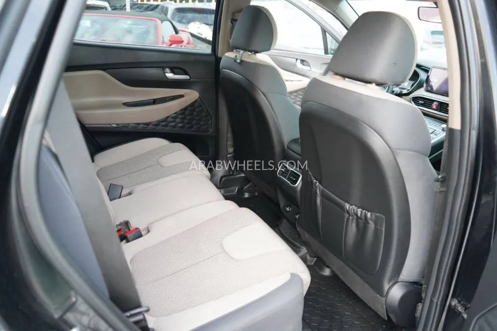 Hyundai Santa Fe 2023 for Sale in Ajman Image-17