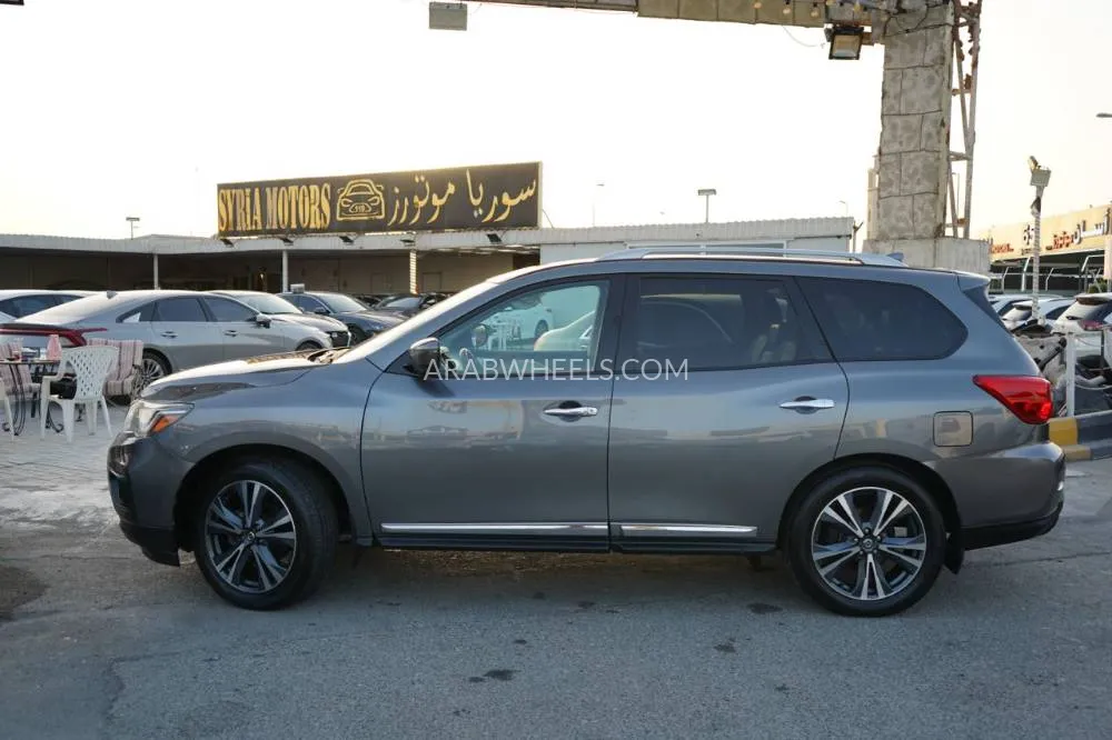 Nissan Pathfinder 2019 for Sale in Ajman Image-3
