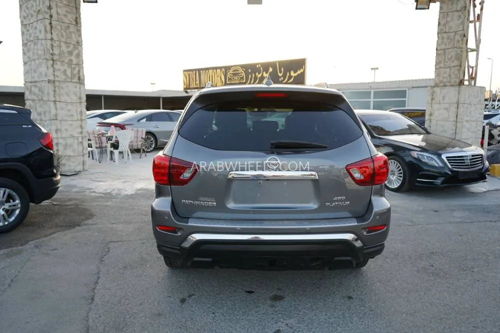 Nissan Pathfinder 2019 for Sale in Ajman Image-7