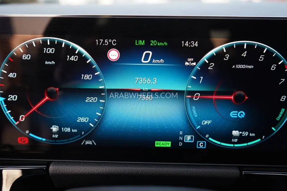 مرسيدس بنز GLA 2023 for Sale in عجمان Image-14