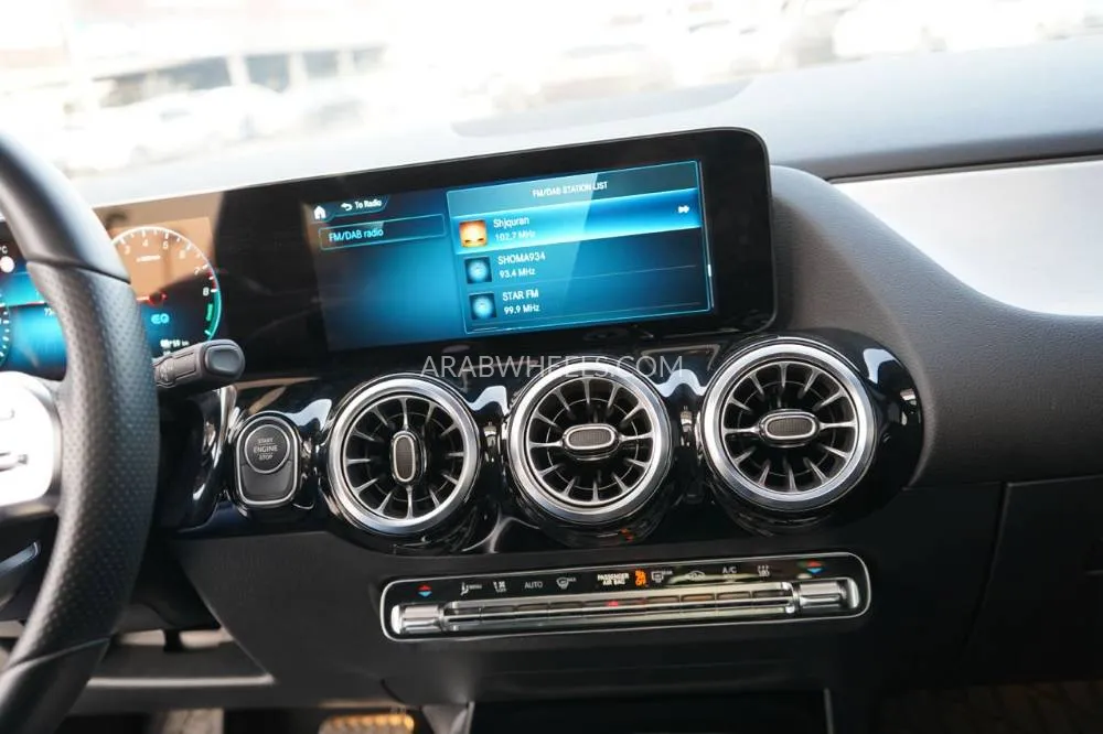 مرسيدس بنز GLA 2023 for Sale in عجمان Image-15