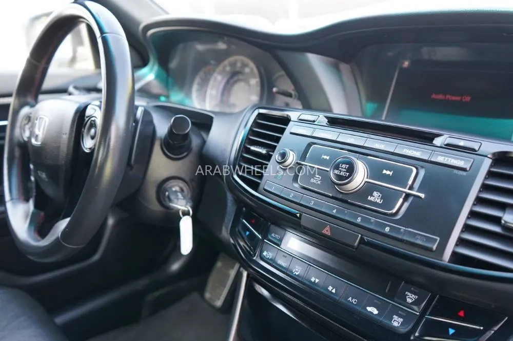 هوندا أكورد 2017 for Sale in عجمان Image-14