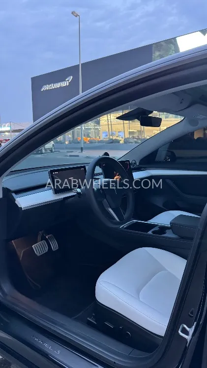 Tesla Model 3 2023 for Sale in Ajman Image-8