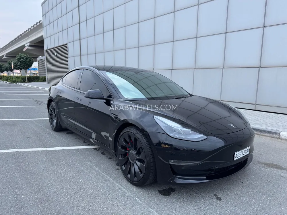 Tesla Model 3 2023 for Sale in Ajman Image-3