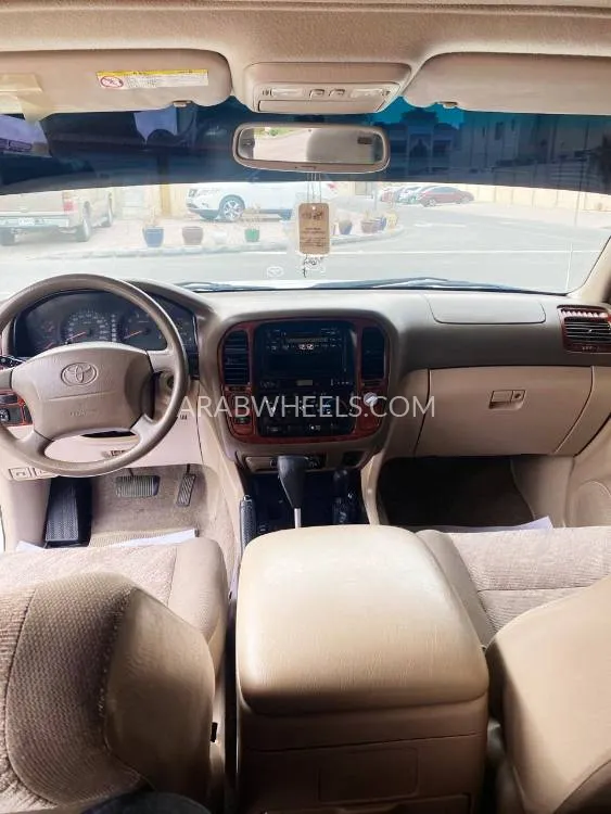 Toyota Land Cruiser 2002 for Sale in Ajman Image-5