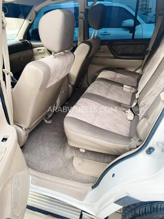 Toyota Land Cruiser 2002 for Sale in Ajman Image-10