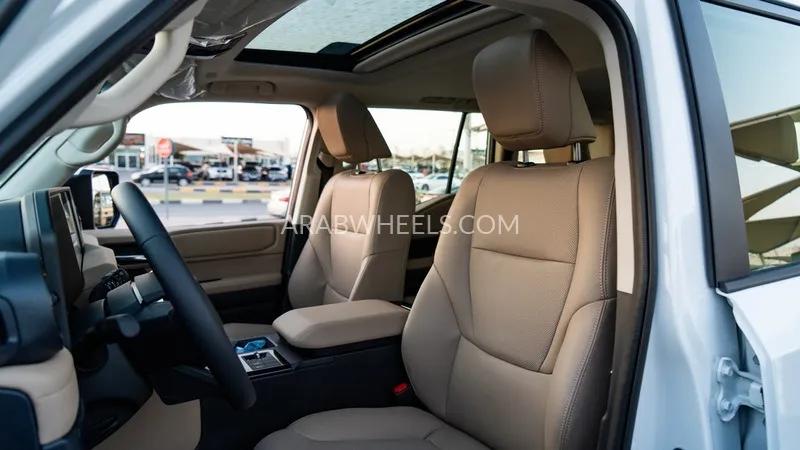 تويوتا لاند كروزر برادو 2024 for Sale in دبي Image-8