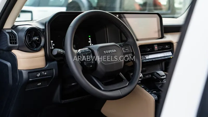 تويوتا لاند كروزر برادو 2024 for Sale in دبي Image-9