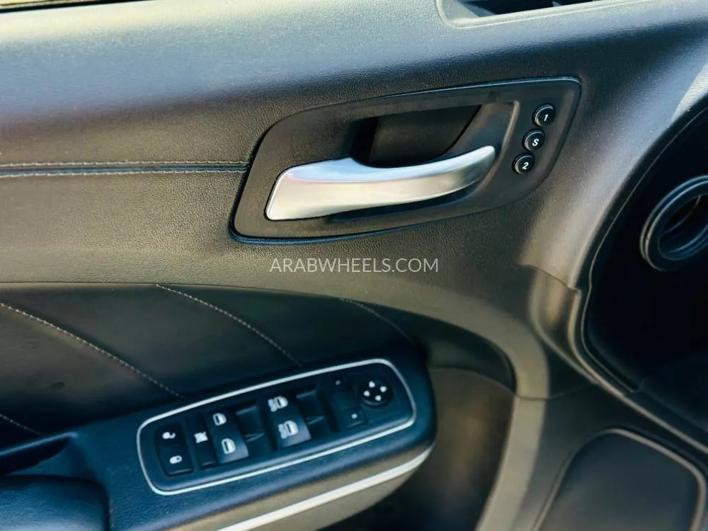 دودج تشارجر 2020 for Sale in الشارقة Image-11