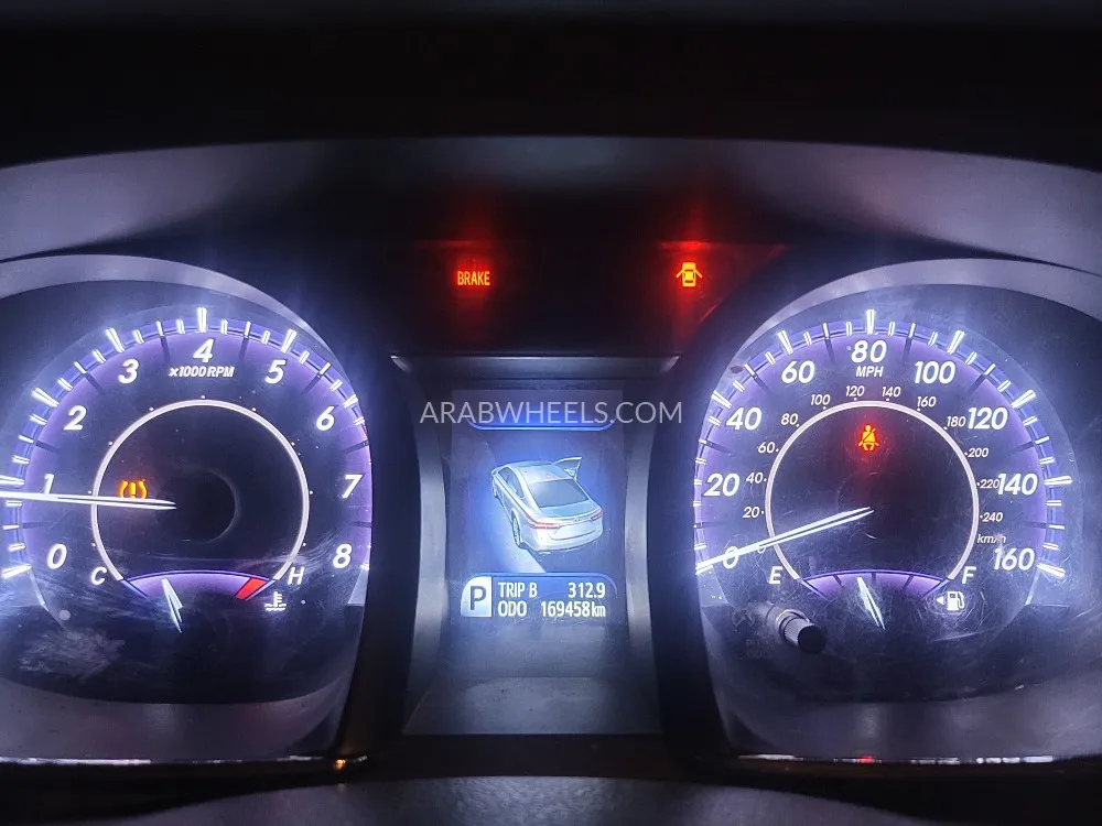 Toyota Avalon 2015 for Sale in Dubai Image-4